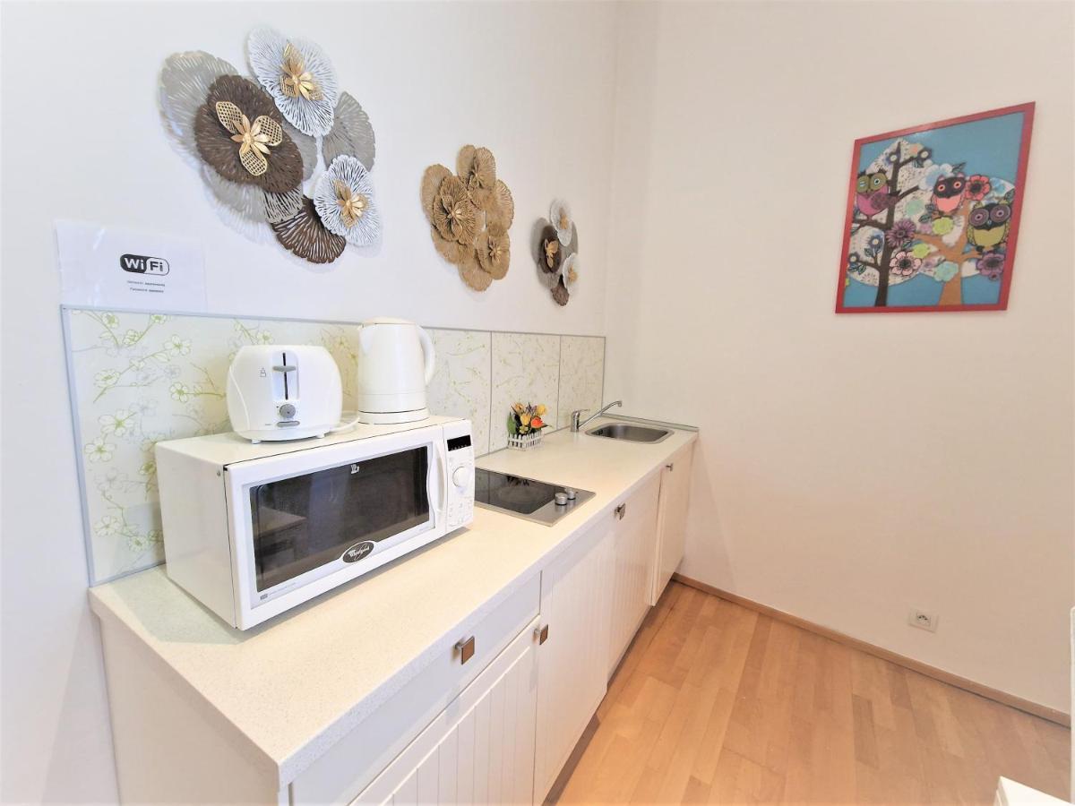 Reznicka Apartments Прага Экстерьер фото