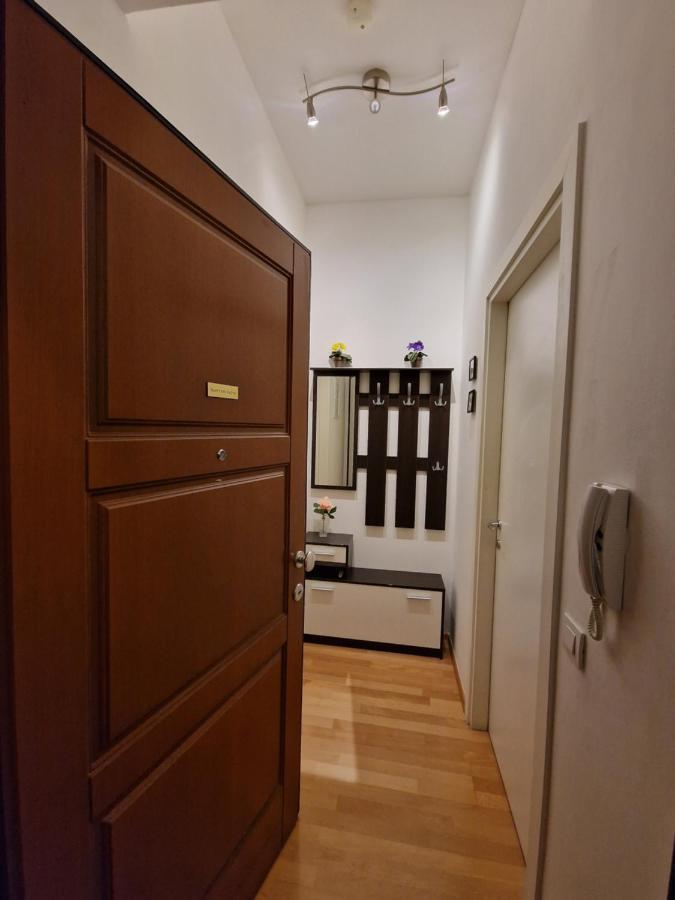Reznicka Apartments Прага Экстерьер фото